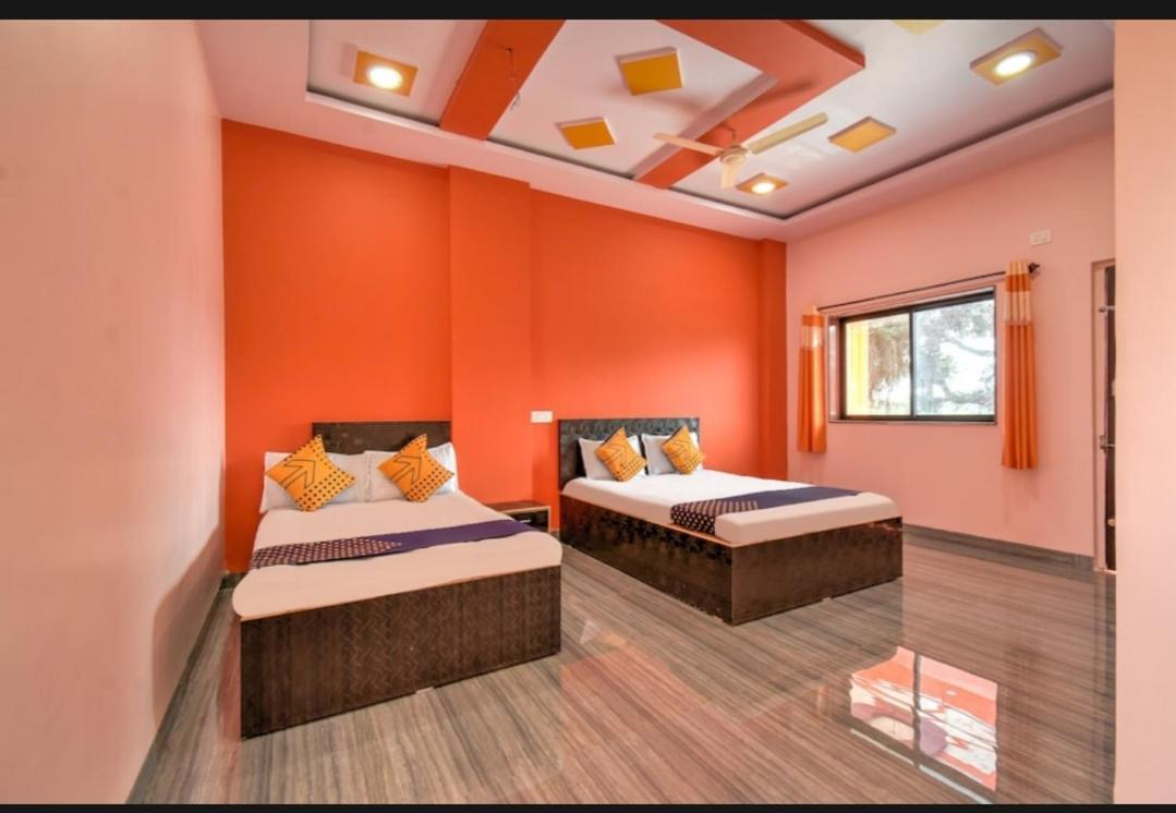 Hotel Nisarg Lodging And Restaurant 아우랑가바드 외부 사진