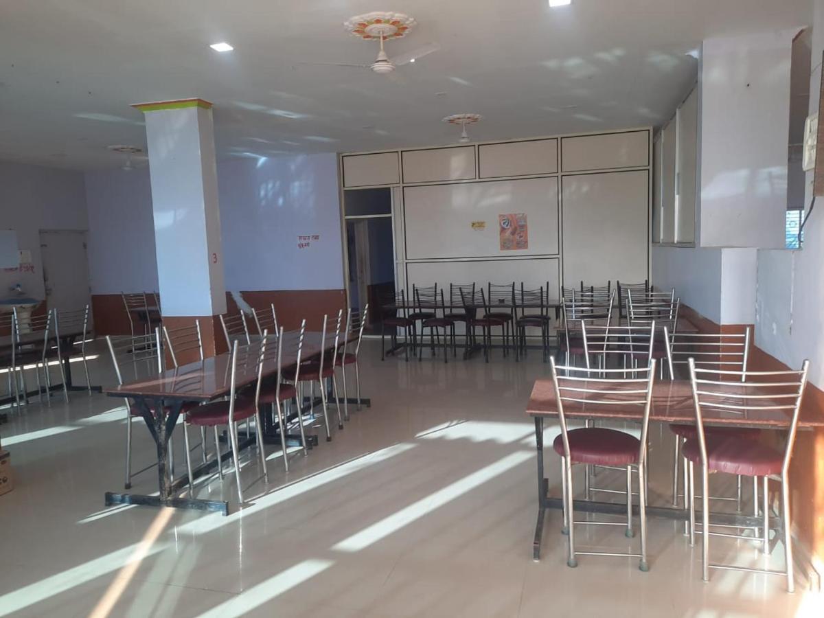 Hotel Nisarg Lodging And Restaurant 아우랑가바드 외부 사진