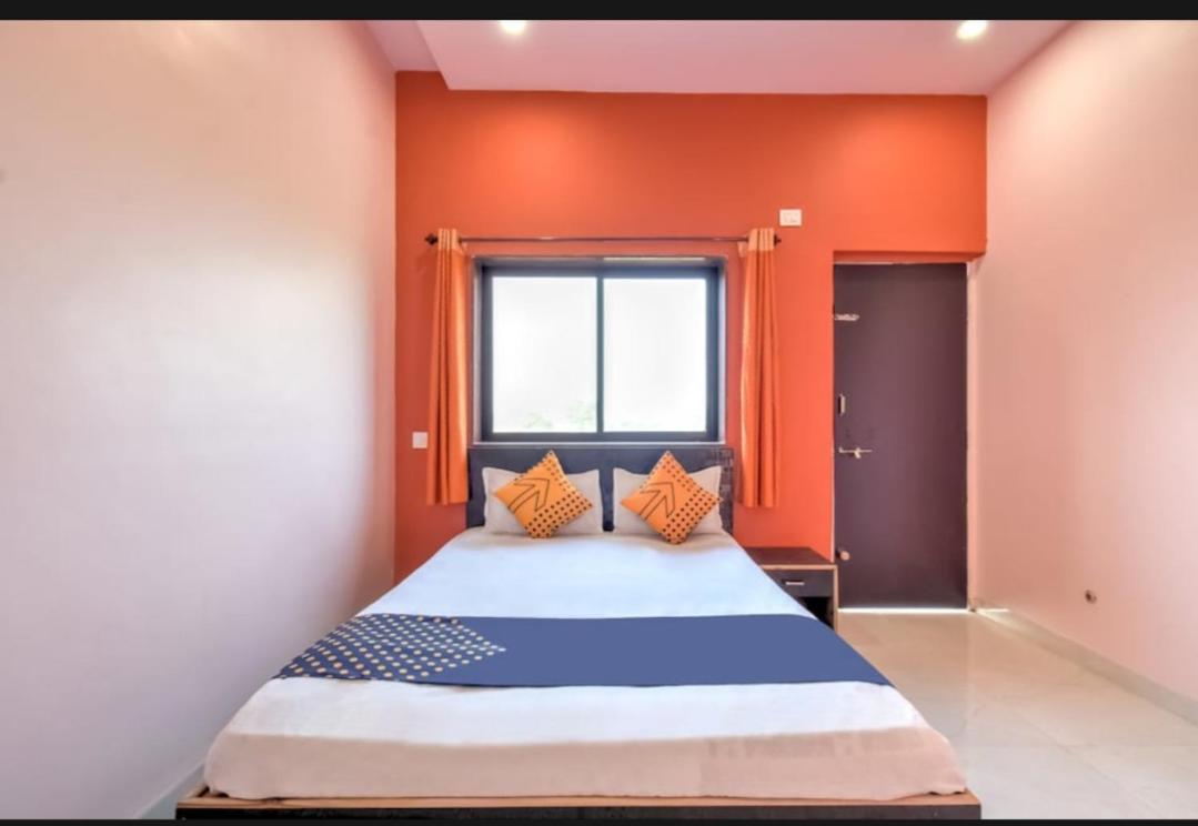 Hotel Nisarg Lodging And Restaurant 아우랑가바드 외부 사진